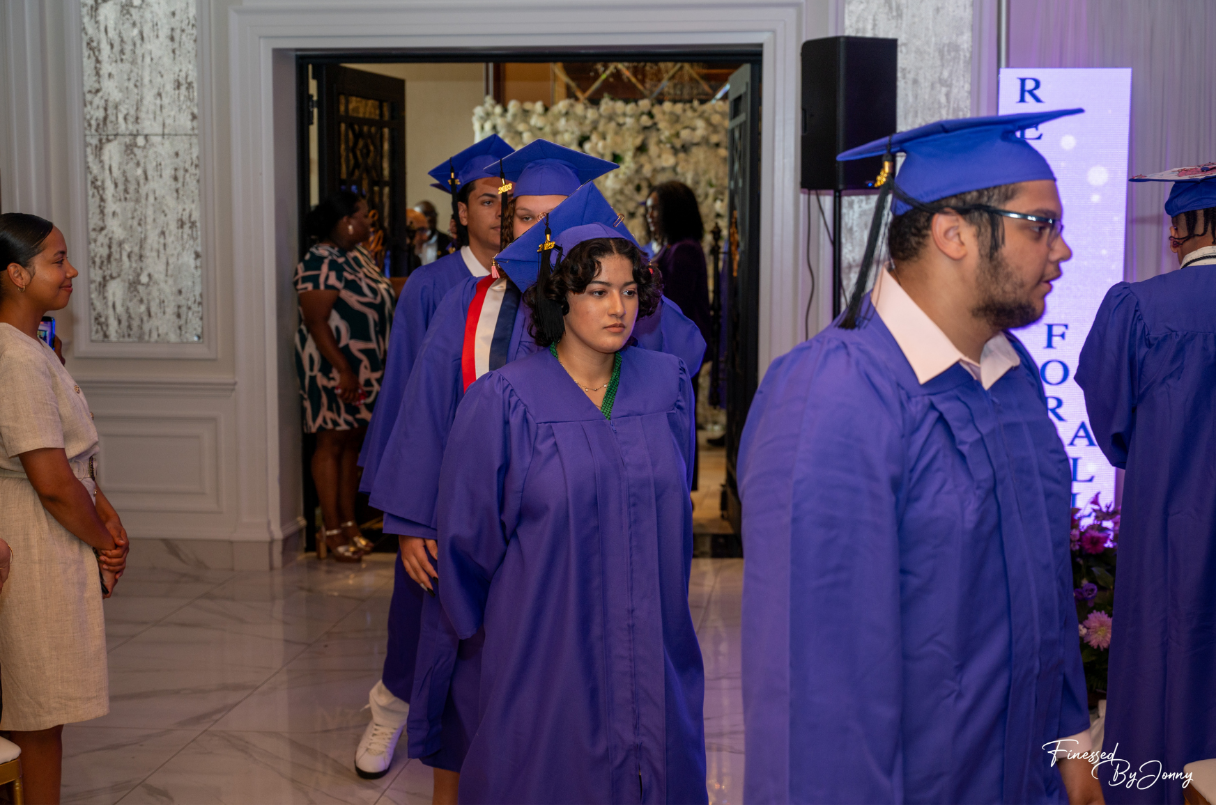 Image gallery marquee